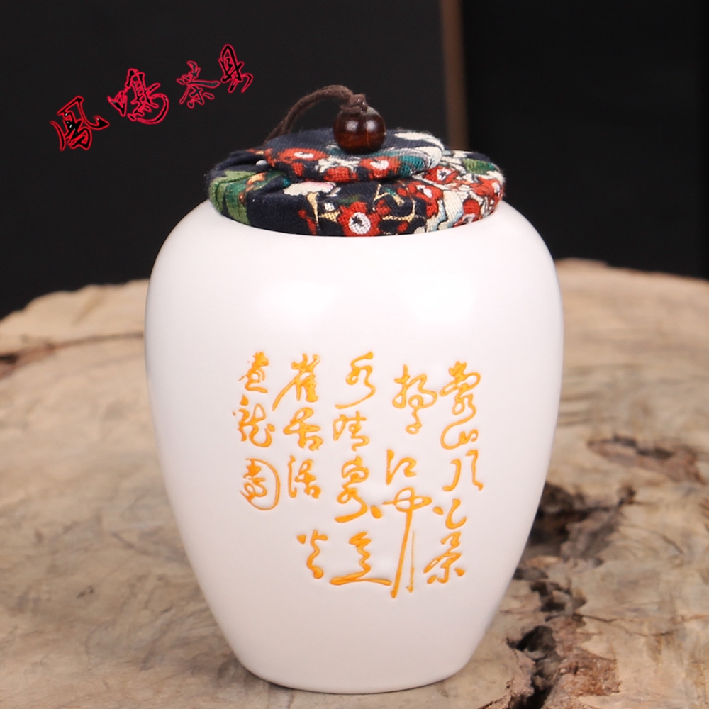 Ấm Trà Bằng Gốm Sứ Phong Cách Cổ Điển | BigBuy360 - bigbuy360.vn