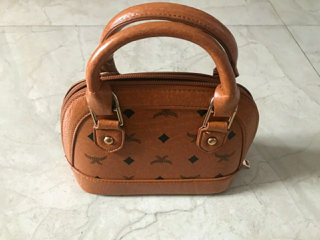 Túi hến mini MC mờ