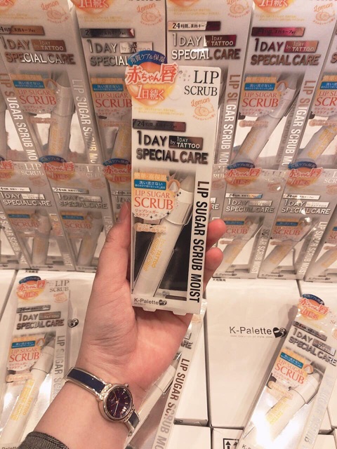 BÚT TẨY DA CHẾT MÔI đình đám LIP SUGAR SCRUB MOIST by 1 Day Tatoo | BigBuy360 - bigbuy360.vn
