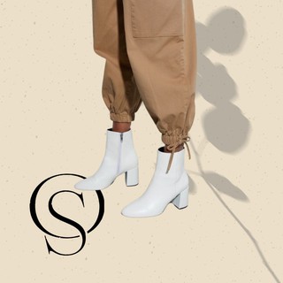 Boots trắng nữ tính - bershka