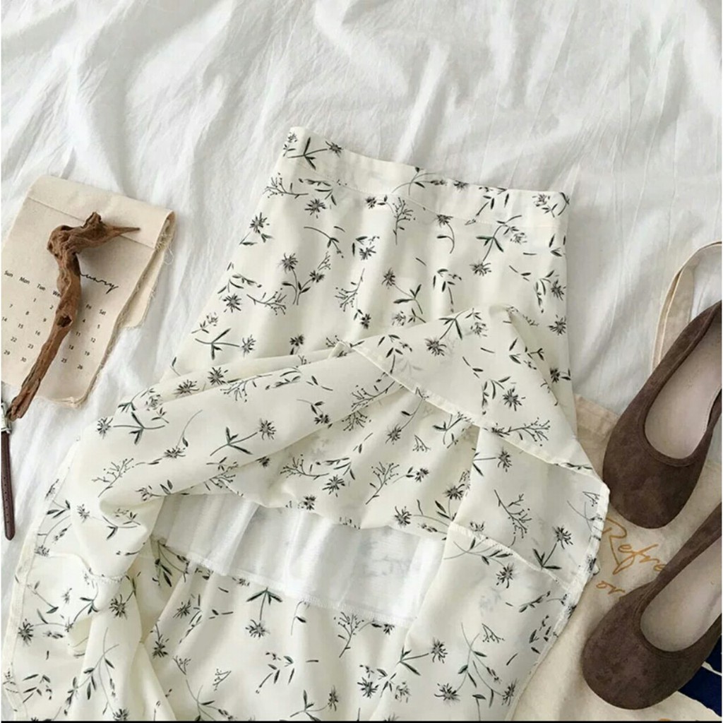 Chân váy hoa nhí chất liệu Chiffon xếp tầng Xu hướng hè 2019 Thời trang Uzzalang (+5% phí shopee)
