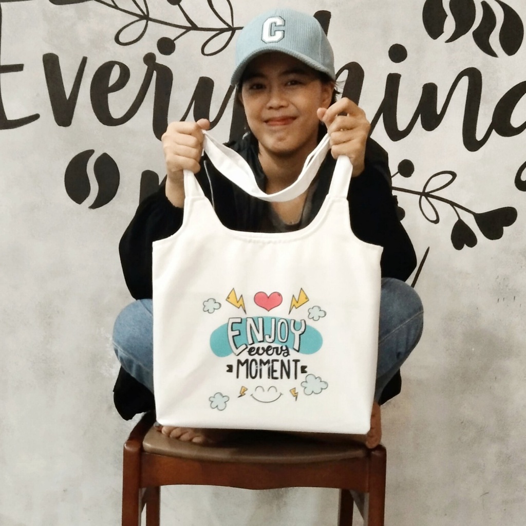 Túi tote, vải canvas 100% poli cao cấp, phong cách thời trang ulzzang, có khoá miệng xịn xò ENJOY EVERY MOMENT mã K26