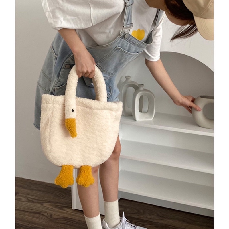 Túi tote quai xách lông dáng hình con vịt siêu xinh xắn ♥️