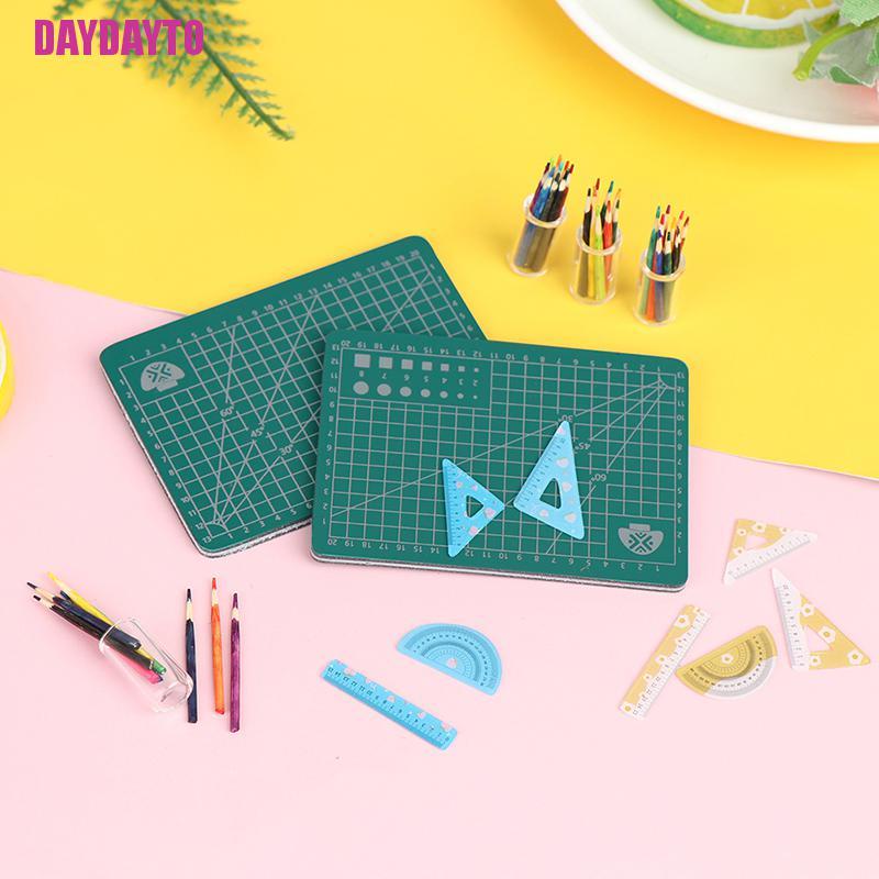 [DAYDAYTO] 1Set 1:12 Scale Dollhouse Miniature Cutting Mat Ruler Pencil Pen Holder Model