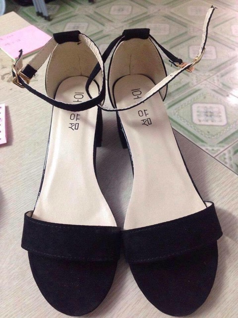 FOLLOW SHOP SĂN DEAL SỐC_Sandal da lộn 100k