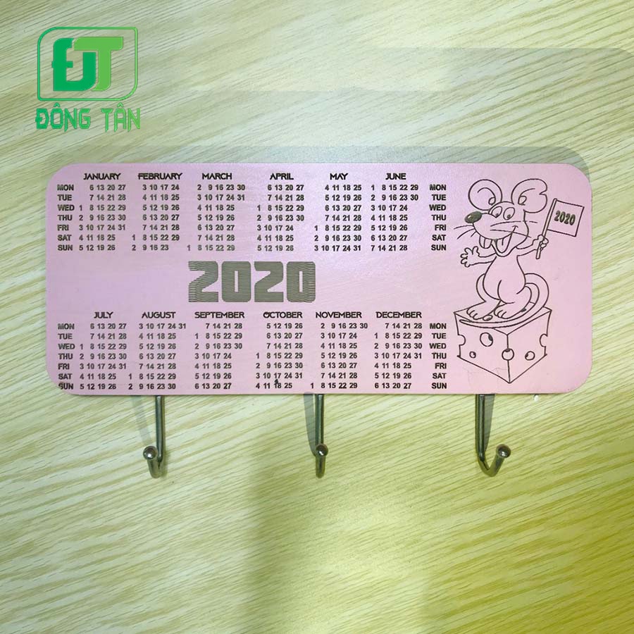 Móc Dán Tường Bằng Gỗ ĐÔNG TÂN Có 3 Móc Khắc Hình Lịch Siêu Dính Chịu Lực Tốt Lắp Đặt Dễ Dàng