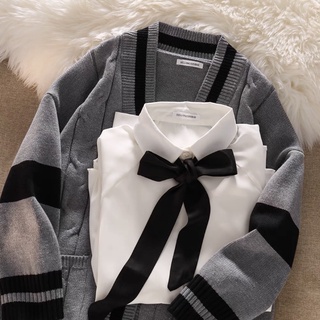 Set cardigan + áo sơmi tiểu thư