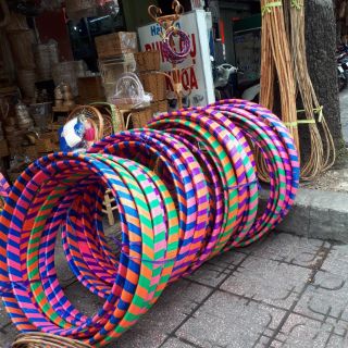 Vòng mây lắc eo