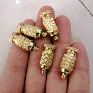 Đầu béc phun sương bằng đồng.