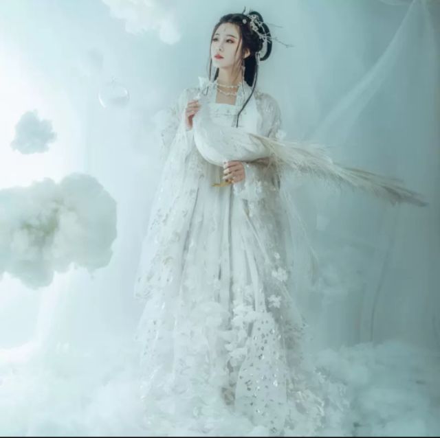 Hán phục minh nguyệt quang có áo khoác. Hanfu. Đồ cổ trang trắng