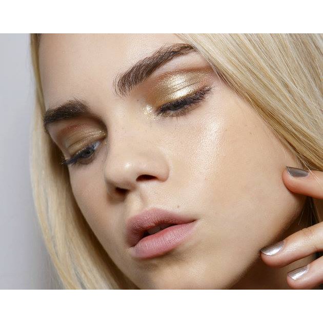 Nhũ mắt Metal Eyelight dòng Limited của Catrice