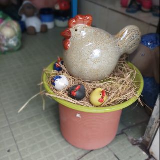 Gà mái mẹ gốm