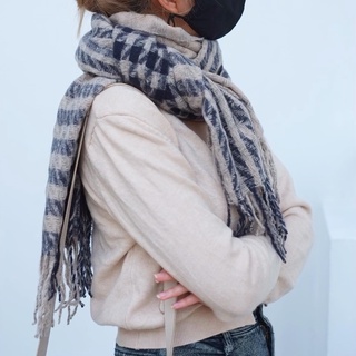 Khăn len quàng cổ Half Partern Scarf