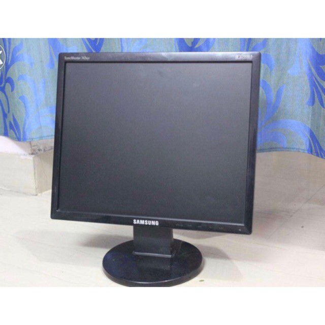 Màn hình máy tính 15 16 17 19 20 22 24inch siêu đẹp kèm đủ dây cáp vga và dây cắm nguồn