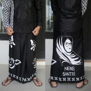 Áo Thun In Hình Con Dơi Sarong