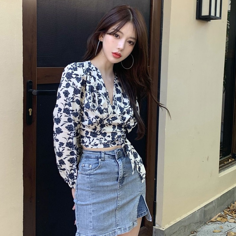Áo Nữ Tay Dài Cổ Chữ V In Hoa Phong Cách Hàn Quốc