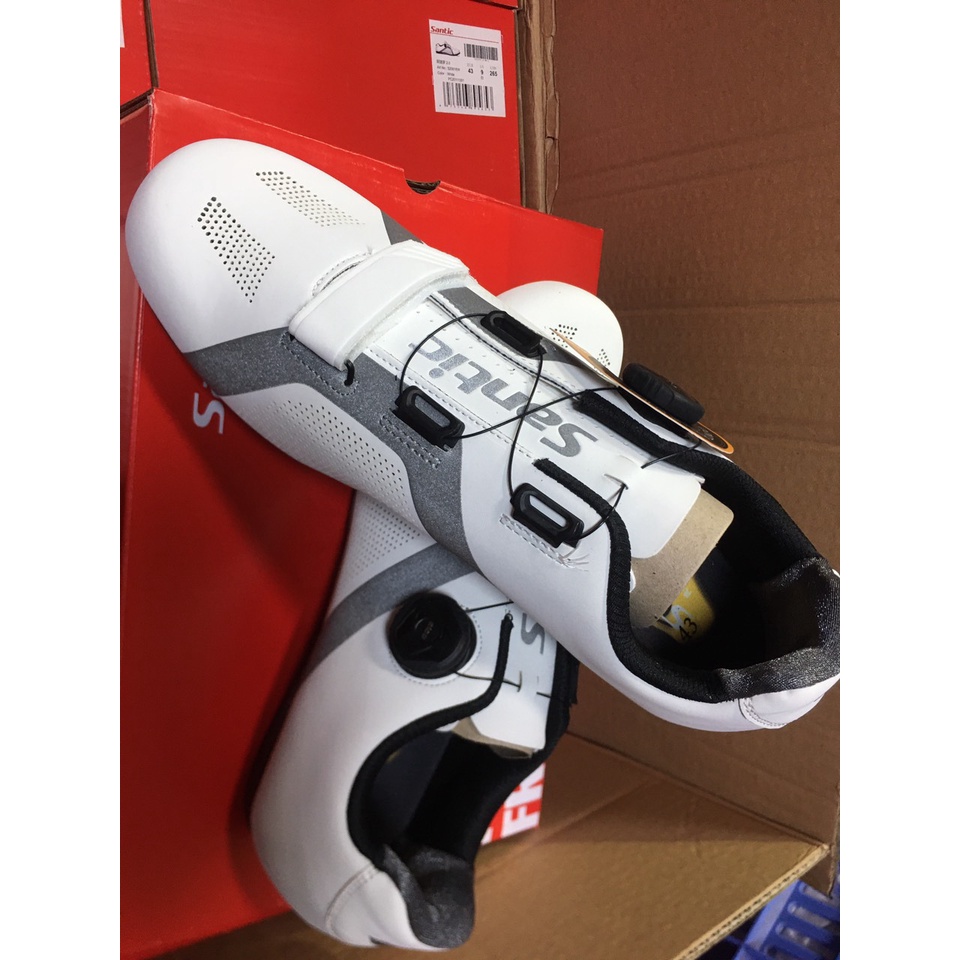 Giày đạp xe không cá khóa vặn