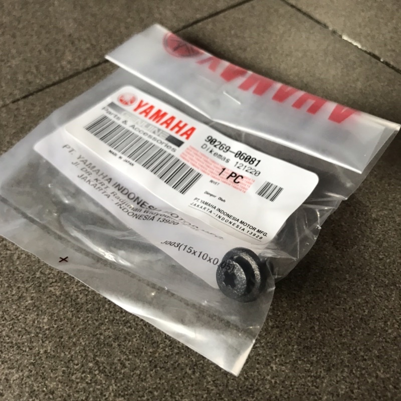 90269-06081 | Đinh RIVET, vít, lẫy dàn áo YAMAHA