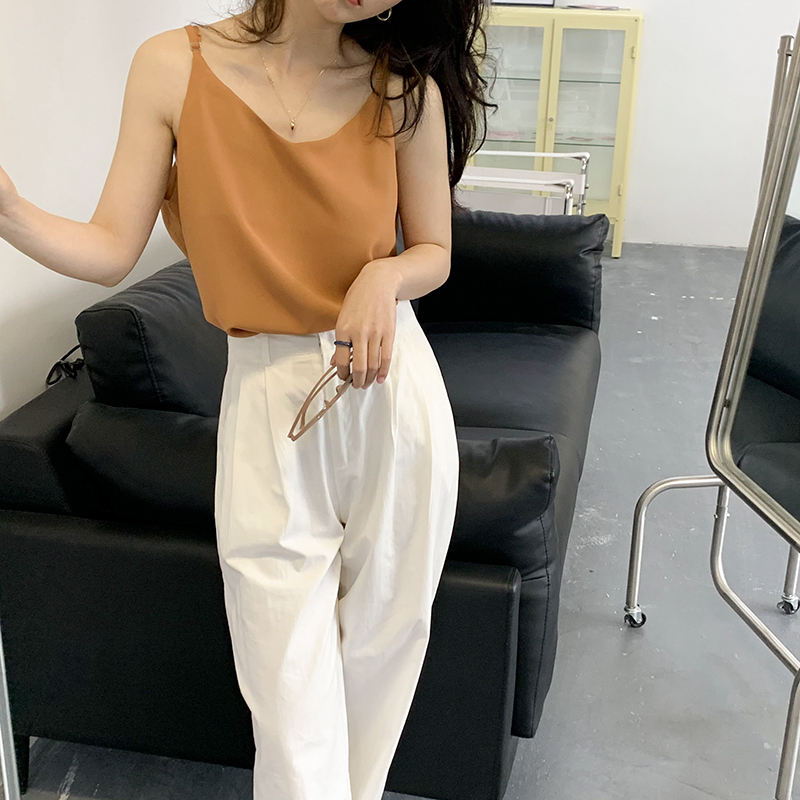 Áo hai dây thiết kế cổ chữ v đơn giản thời trang dành cho nữ | BigBuy360 - bigbuy360.vn