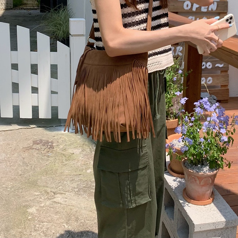 Túi Xách Da Lộn Phối Tua Rua Phong Cách Vintage Mỹ