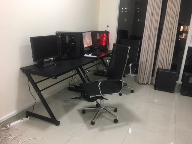 Bàn chân chữ Z 1m2 để máy tính PC giá rẻ kiểu dáng gaming hiện đại | BigBuy360 - bigbuy360.vn