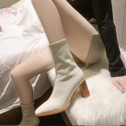 Giày Bốt Nữ Thời Trang Cao Cổ Gót 7 Cm Da Bóng Đế Vuông Mũi Nhọn Trắng Đen Elyfashion1 JSO