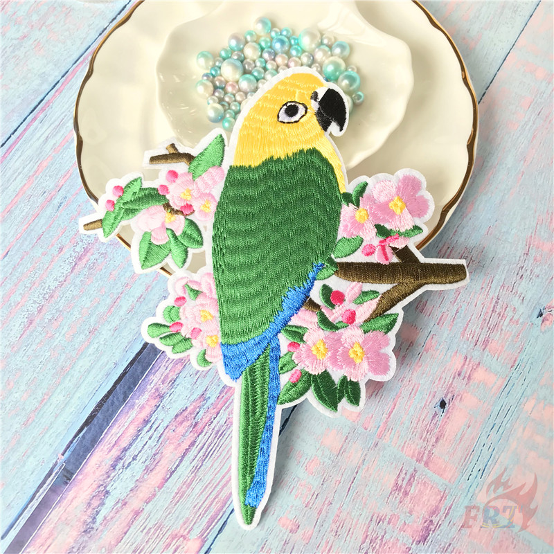 ♚ Colorful Flying Birds Series 01 Iron-On Patch ♚ 1Pc Parrot Magpie DIY Sew on Iron on Badges Patches（M - 06348）