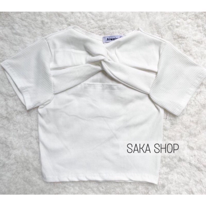 Áo thun croptop nữ cổ phối chéo hai màu trắng đen