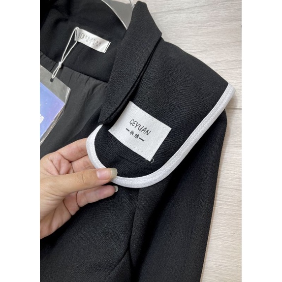 ÁO VEST ĐEN THIẾT KẾ VIỀN TRẮNG | BigBuy360 - bigbuy360.vn