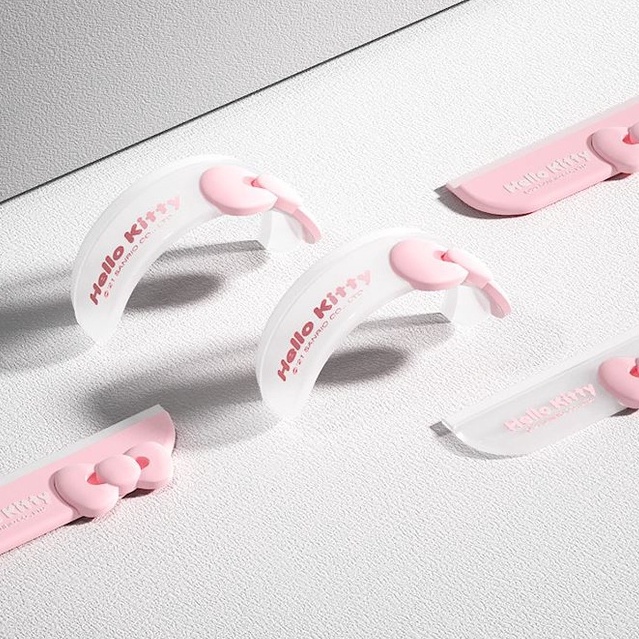 Set 2 Tấm Che Mưa Họa Tiết Hoạt Hình Dễ Thương Gắn Kính Chiếu Hậu Xe Hơi