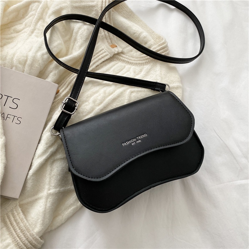 Túi đeo vai phong cách Hàn Quốc tinh tế thời trang mùa hè 2021