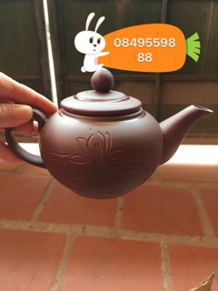 Ấm đất đỏ vẽ tay
