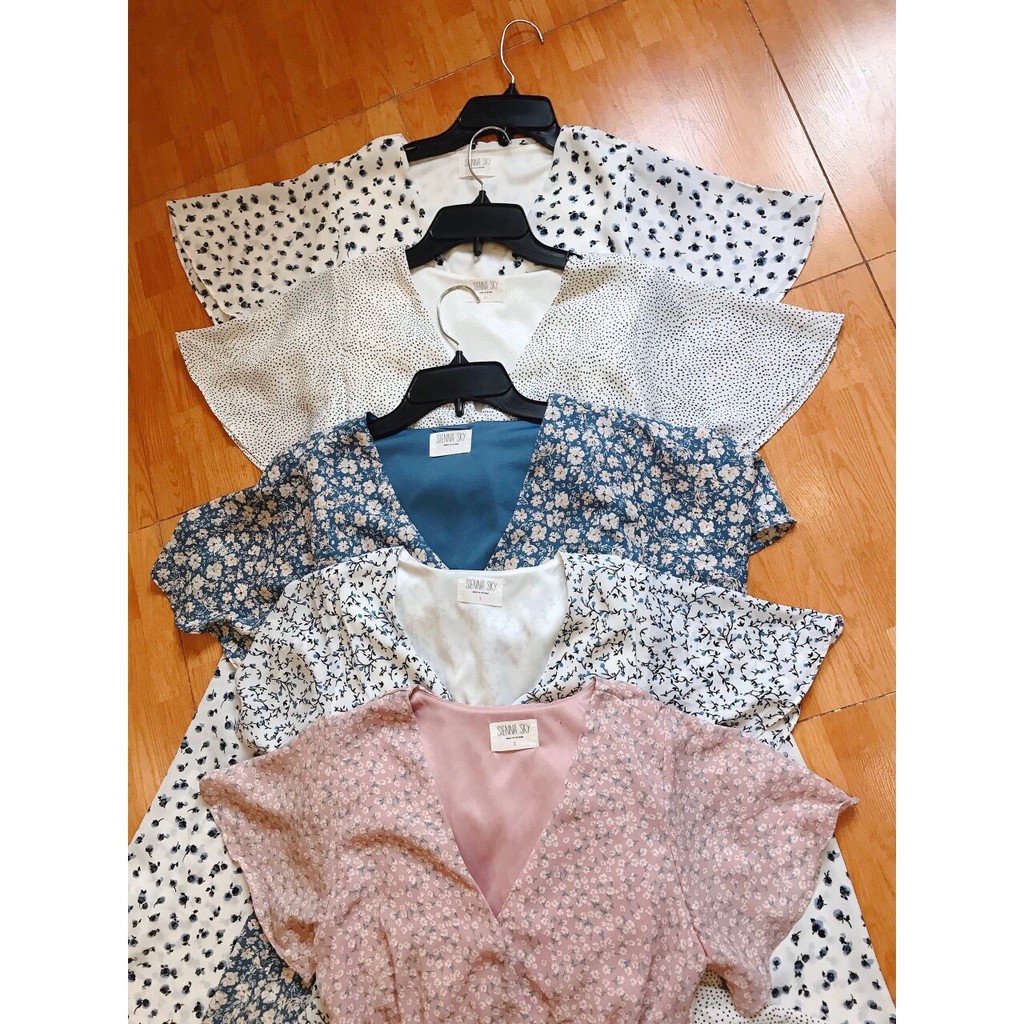 Đầm Sienna Sky Retro Midi Dress cổ V xinh yêu