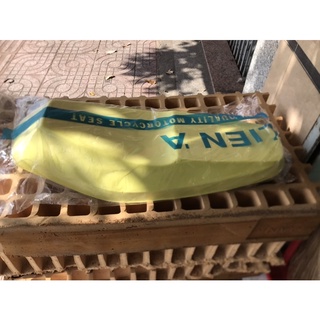 Mút yên xe 135 độ