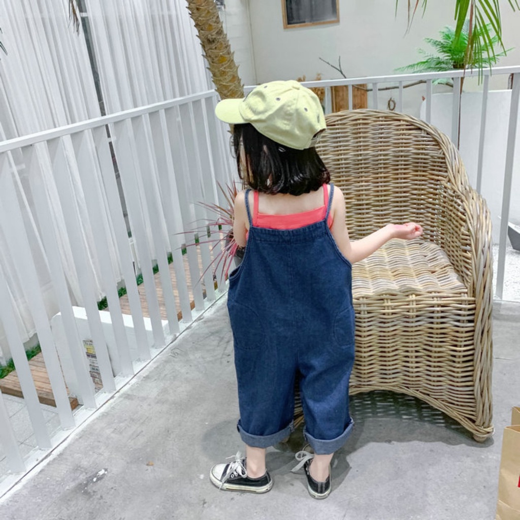 Quần yếm bé gái kèm áo 2 dây, Sét quần yếm jean phối áo 2 dây cá tính cho bé