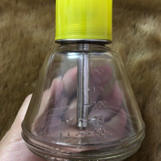 Chai thủy tinh đựng cồn. Đựng hoá chất