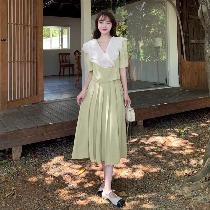 2022 summer new French bubble sleeve temperament lotus leaf collar short jacket + A pleated skirt two sets