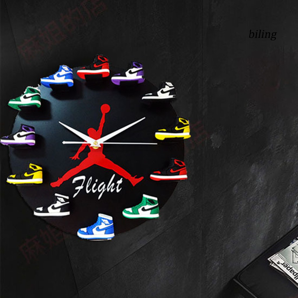 Đồng Hồ Treo Tường Hình Chiếc Giày Sneaker Với 12 Kiểu Dáng Đáng Yêu