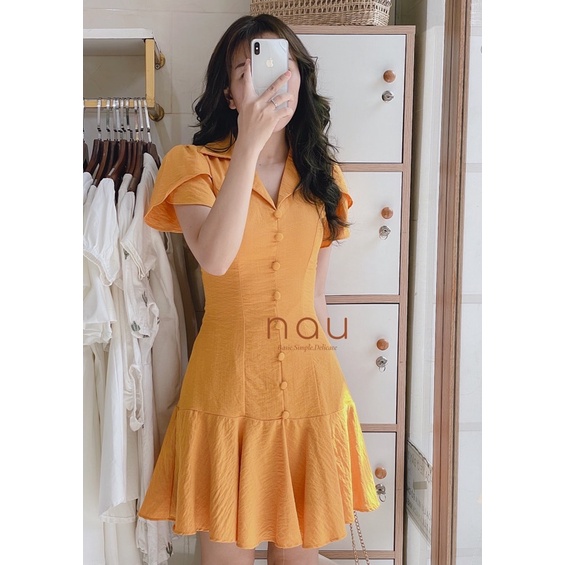 Đầm cổ vest nút bọc dáng đuôi cá 5 màu Đen Trắng Nâu Xanh Vàng