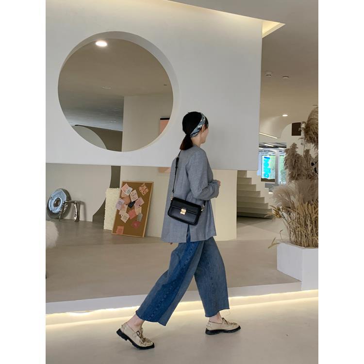 Túi Xách Đeo Vai Hình Vuông Cỡ Nhỏ Đính Ngọc Trai Phối Dây Xích Thời Trang Pháp 2023 Mới