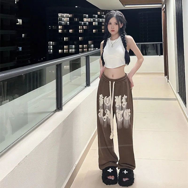 Quần thể thao COZOKC ống rộng in chữ thời trang Hàn Quốc