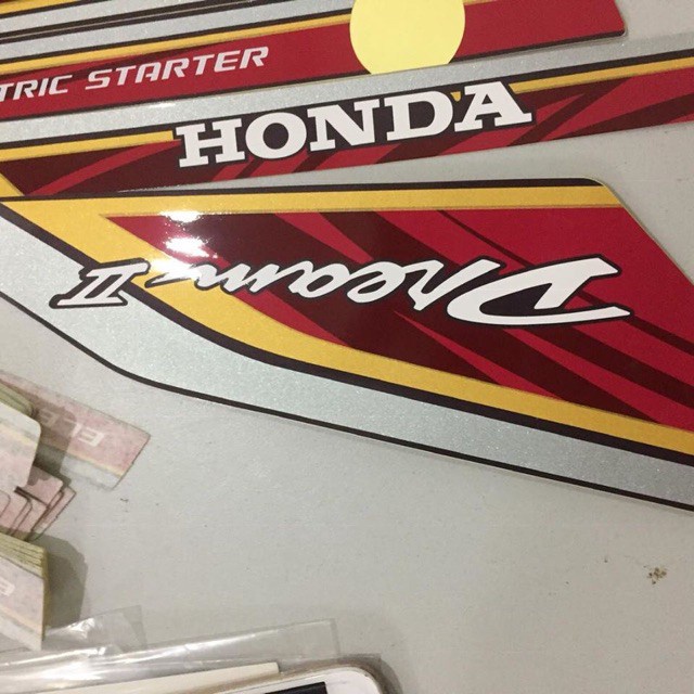 Tem Thái Lửa gắn xe dream - Tem Thái đỏ gắn xe dream Thái và Dream Việt các đời ( LOẠI ĐẸP )