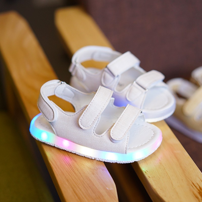 Giày sandal da đế đèn LED độc đáo thời trang cho bé