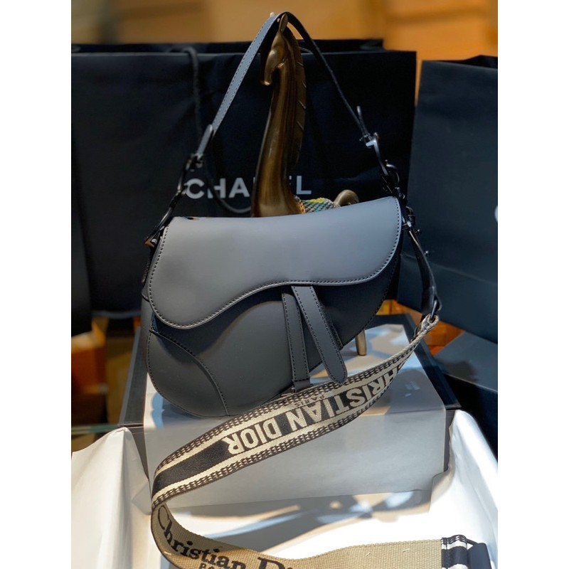 Túi Dior Saddle yên ngựa da lì tag đen tuyền s25 | BigBuy360 - bigbuy360.vn