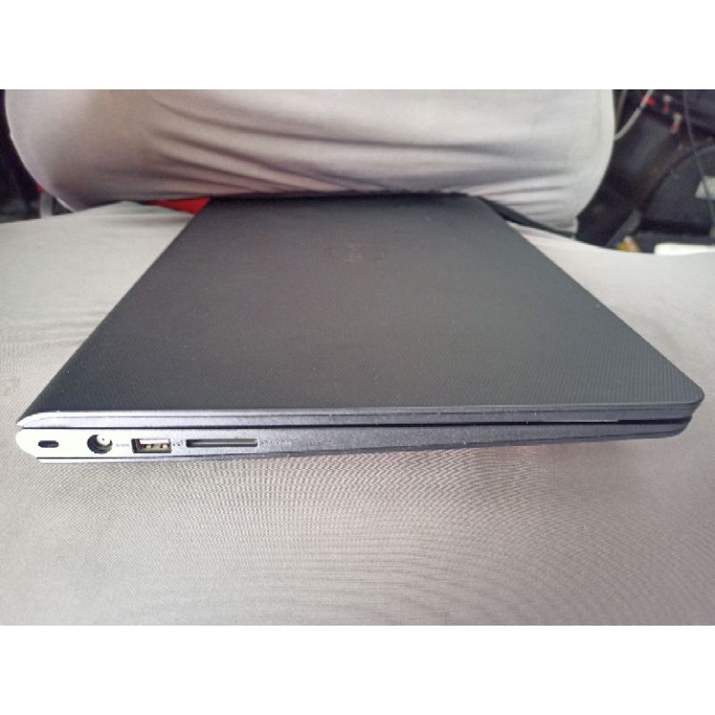 Laptop thiết kế cũ DELL Inspiron 5542 cpu core i5-4210u ram 8gb ổ cứng ssd 120gb vga AMD Radeon R5 M200  lcd 15.6''inch.