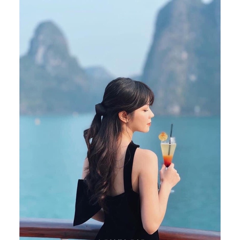 Có sẵn /đầm nhung dây cổ nơ sau/ đầm xoè dự tiệc