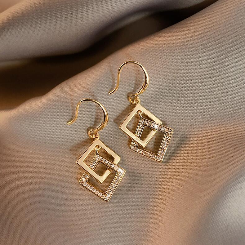 Khuyên tai vuông khảm zircon phiên bản Hàn Quốc