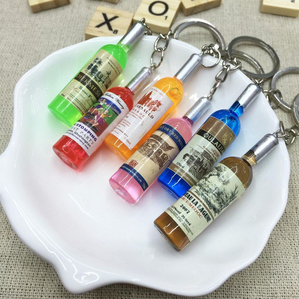 Móc chìa khóa handmade mặt hình chai rượu vang bằng nhựa resin