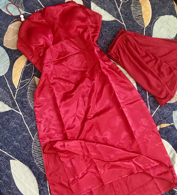 Đầm phi xẻ hai dây đính ngọc kèm mút và kèm quần