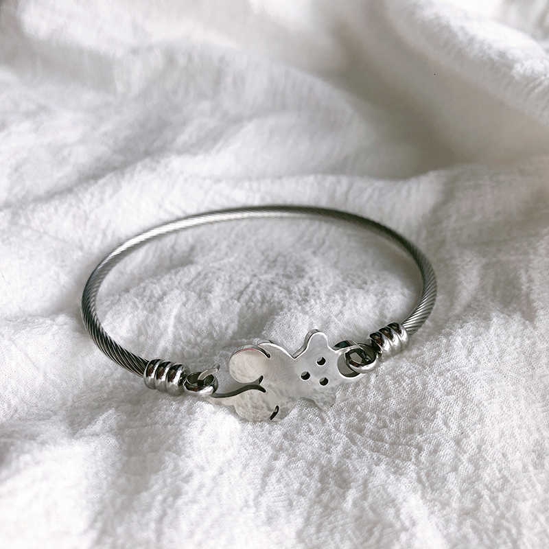 Vòng Tay Hợp Kim Hình Gấu Xinh Xắn